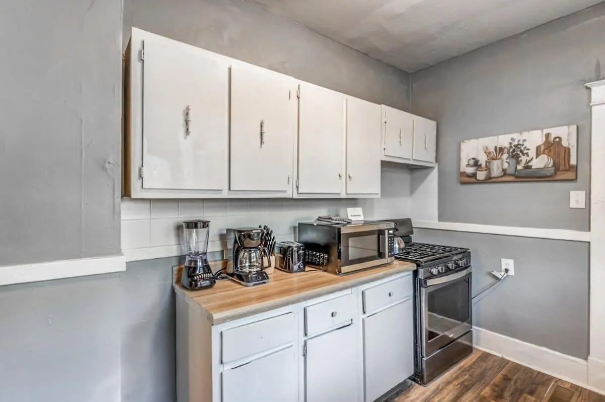10 Min To U Of Memphis-Rozelle Retreat Both Units Villa 0*, Memphis
